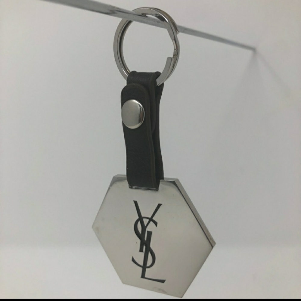 YVES SAINT LAURENT